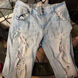 Ripped jeans light wash